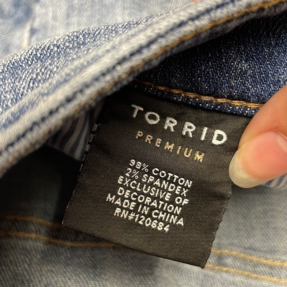 Torrid premium boyfriend jeans - Picture 6 of 9
